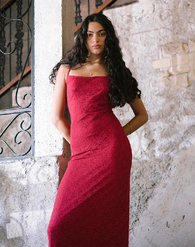 Urban Fashion Cantha Maxi Dress in Mari Lace Red Charming Silhouette