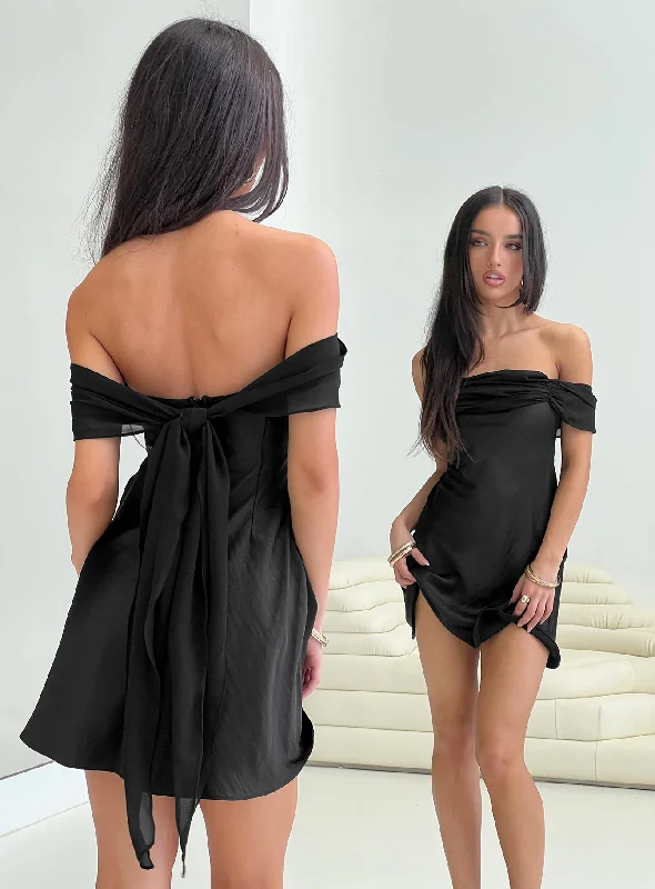 Fashionista Favorites Adoration Mini Dress Black Petite Feminine Elegant