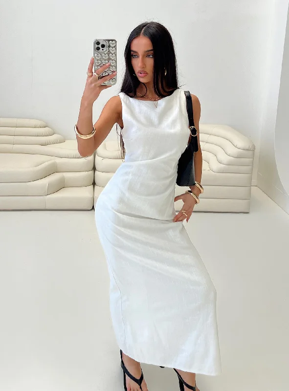 Edgy Fashion Deals Mocca Maxi Dress White Romantic Date - Night Ensemble