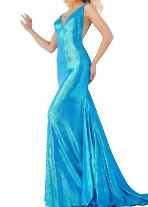 Sleek Style Discounts Long Plunging Prom Gown In Royal Artful Design