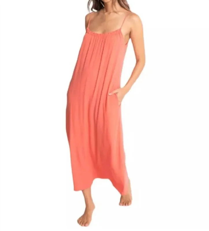 Boutique Styles Rain Shine Maxi Dress In Coral Limited - Stock