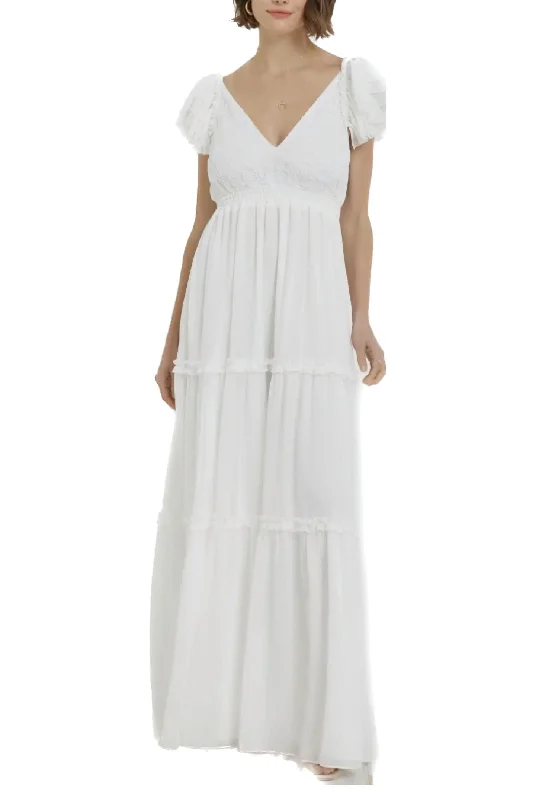 Seasonal Fashion Snow Maxi Dress In White Feminine Flow